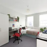 Lovely Bright Room With Shared Facilities