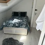 Cozy Urban Terraced Studio