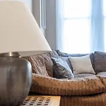 Amazing 2Bdr Apt Near Park, Herne Hill