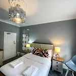 Stay In Hyde Park