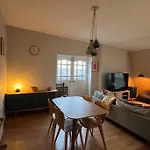 Peaceful Bright City Hide Away With Parking