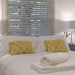 Three-Bedroom Bliss In London Town