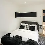 Superb Retreat Central Next Tube