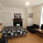 London Edgware Station Apartment