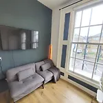 London Oasis Studio Apartment