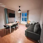 Spacious 3 Bedroom Flat In Stockwell