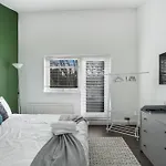 Stylish 3 Bedroom House Close To Streatham Hill Station