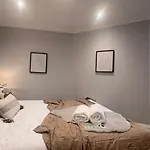 Beautiful Apartment In Camden Town