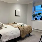 Beautiful Apartment In Camden Town