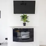 Modern 2 Bedroom Near Brixton Station