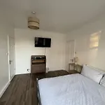 Oxborne Rooms Uk - Gardner