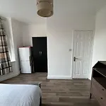Oxborne Rooms Uk - Gardner