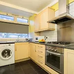 3 Bedroom Flat In Central London