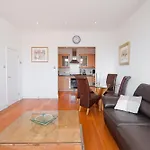 Stylish 2 Bed Flat In Canal Side Gated Development