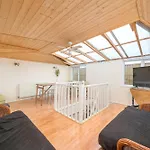 Cozy Maisonette Near Abbey Road