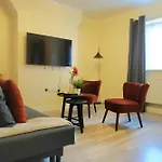 Stylish Apartment In London, E14