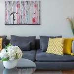 2 Bed Town House With Garden In Hackney, London