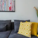 2 Bed Town House With Garden In Hackney, London