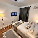 Luxury London Apartment In Prime Location