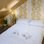 Luxury Versace Sleeps10 Hottub Pool Table Skytv