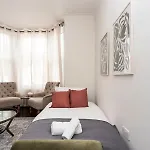 Pass The Keys Elegant Modern 2 Bed Flat Near Greenwich Park