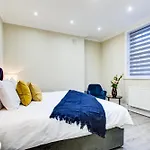 Hybrid Resi - London, Battersea Near Power Station