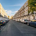 Stylish Holiday/Short Let - 1 Bedroom Apartment.