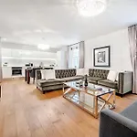 Aircon 2 Bedr, 3 Beds, 2 Bath Covent Garden, Subway