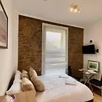 One Bed Studio Apartment In Central London