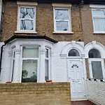 Stylish 1 Bed Flat With En-Suite