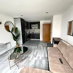 Glam Escape: Lavish Haven