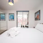 London Apartment Near Tower Bridge And Tube Pass The Keys