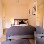 Cosy 2-Bedroom Apartment In Mayfair 8Cb - 4Th Floor No Elevator