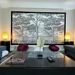 Two Bedroom Apartment Near Hyde Park