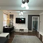 Two Bedroom Apartment Near Hyde Park