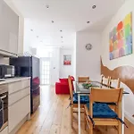 Spacious Retreat 2-Bed In Popular Camden Town