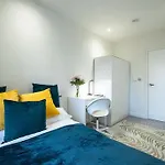 Luxury Penthouse In Canary Wharf - 3 Bedroom / 2 Bathroom