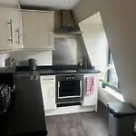 Flat 5 Sia