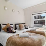 Luxury 2 Bed Apartment In The Heart Of Mayfair Your Stylish London Retreat 4Th Floor No Lift