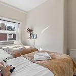 Luxury 2 Bed Apartment In The Heart Of Mayfair Your Stylish London Retreat 4Th Floor No Lift