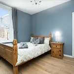 Fantastic House New Refurbished