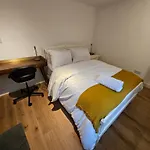 Mia Residence, Waterloo 4Bed Room Apa