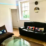 Comfy Private Bedrooms In Heart Of London