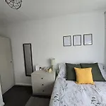 Beautiful Rooms In Prime Location!