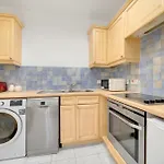 Spacious Two Bedroom Private Apartment In Tower Bridge London Bridge