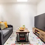 Wild Roses Serviced Apartments - Hackney