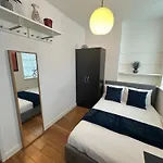 2 Bedroom Flat In Kingscross, St Pancras! 6 People