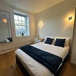 2 Bedroom Flat In Kingscross, St Pancras! 6 People