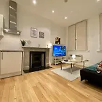 Entire Flat, Central London, Bank Payment To The Host Within 24H From The Reservation