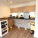 Charming 1 Bed Flat In Trendy Walthamstow
